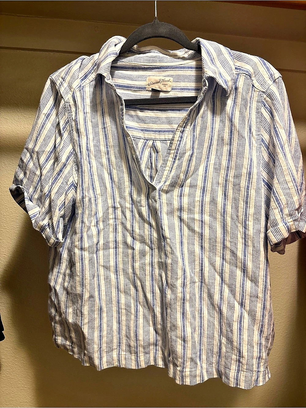Universal Thread Short-Sleeve Collared Button-Down Shirt